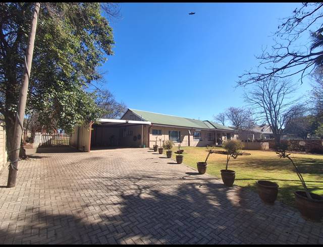 8 BEDROOM HOUSE FOR SALE IN MEYERTON CENTRAL